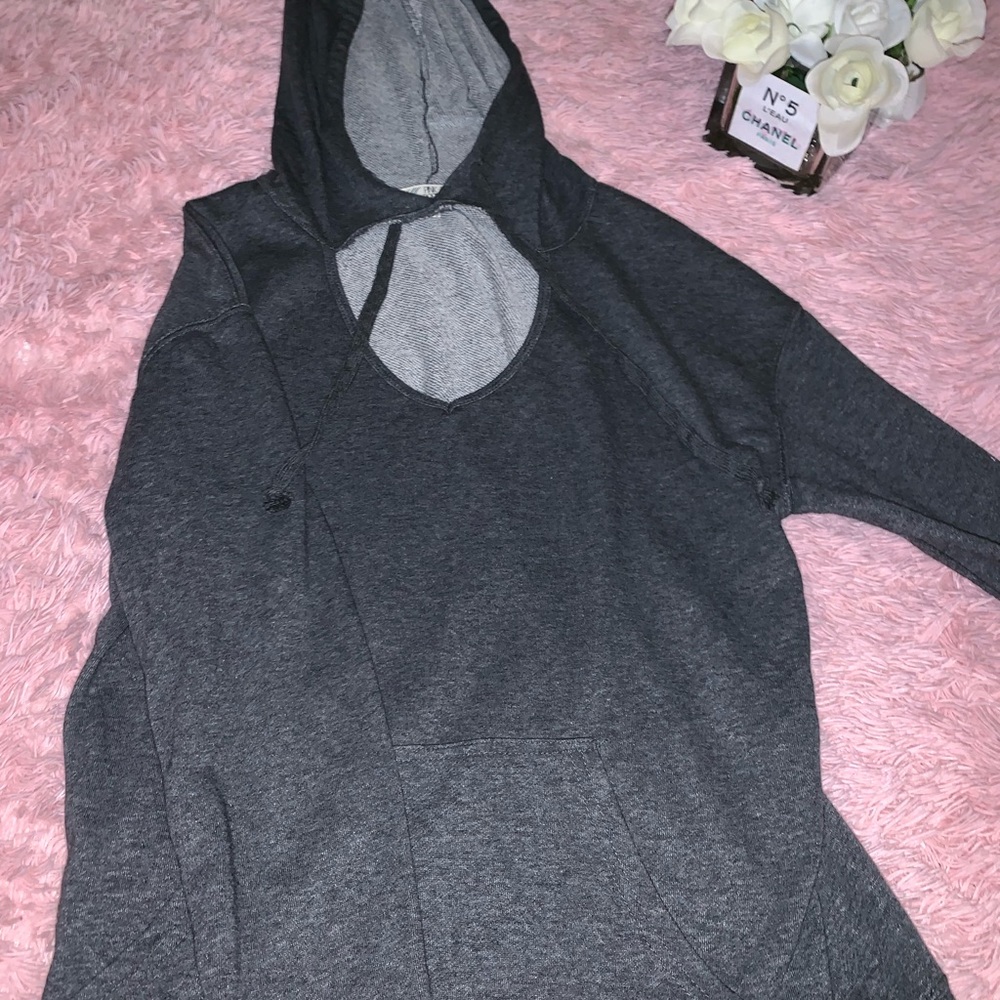 💙CUT OUT SWEATSHIRT